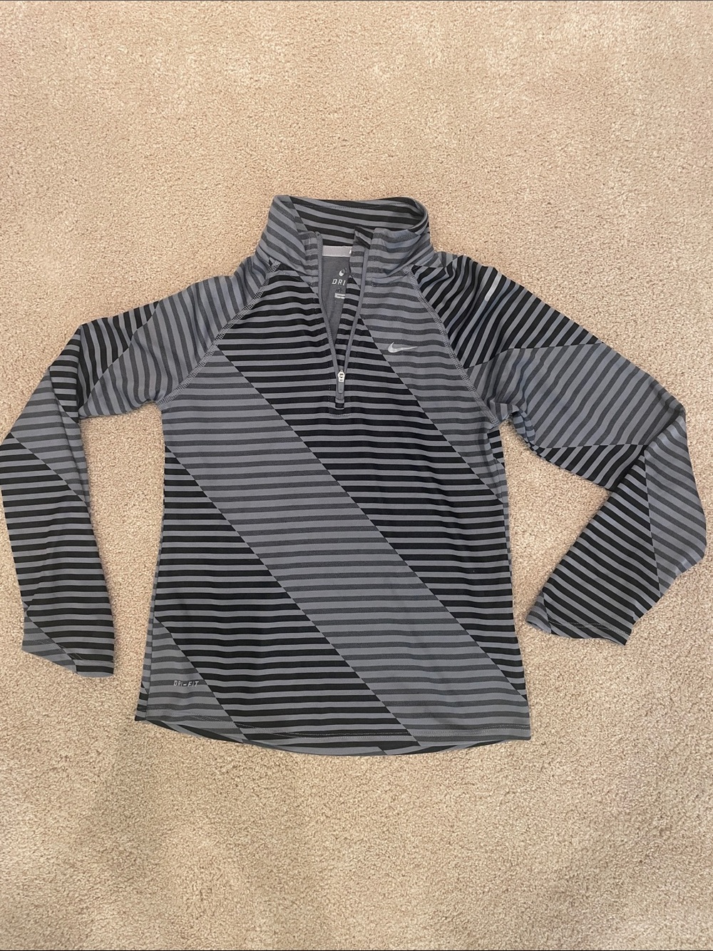 Nike Running Dri Fit 1/4 zip pullover lightweight, gray & black, kid unisex M